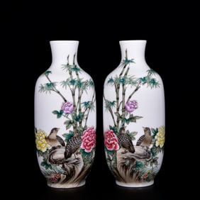 A Pair of Exquisite Enamel Flower and Bird Pattern Vases,With Poem