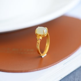 An Exquisite Sterling Silver-Gold Plated Inlaid White Jade Ring