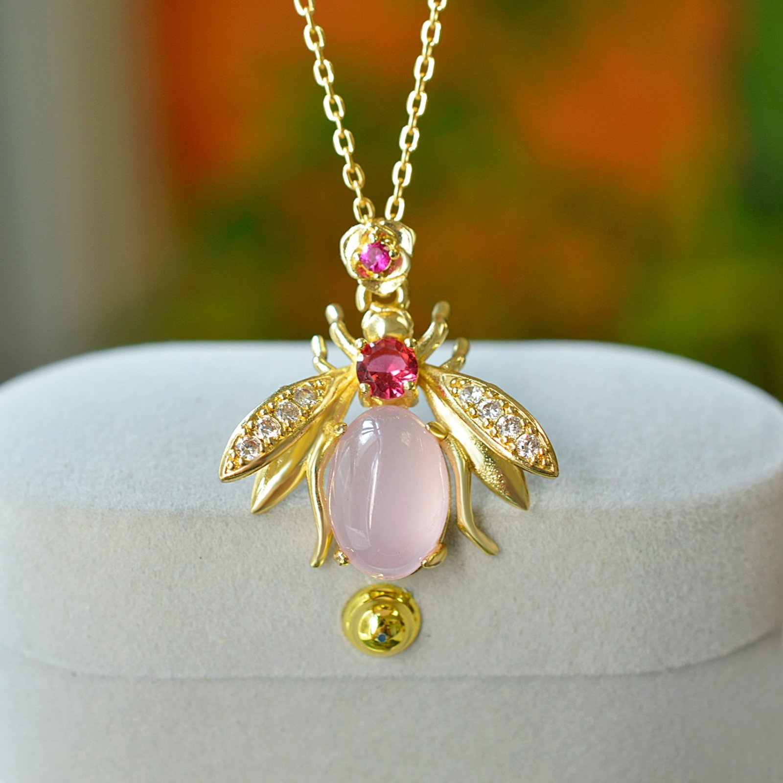 An Exquisite Pendant,Inlaid Diamond: An Exquisite Pendant Size:10mmx14mm 吊坠