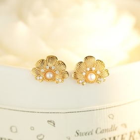 A Pair of Exquisite Sterling Silver-Gold Plated Inlaid Pearls Earrings,Inlaid Diamond