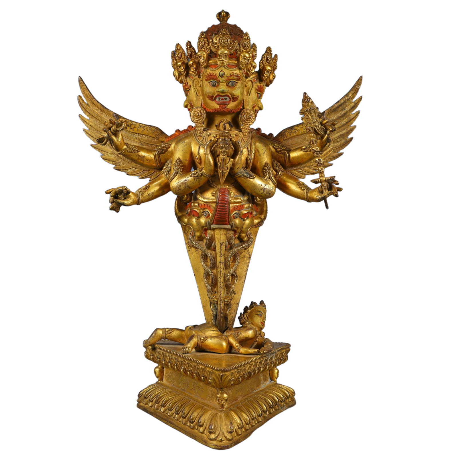 A Solemn Gilt Bronze Statue of Vajrasattva: A Solemn Gilt Bronze Statue of Vajrasattva,Ming Dynasty, China,Yongle Six-character Mark,Size:11.8inx5.9inx15.7in,Weight:6300g 铜鎏金金刚萨陲像,中