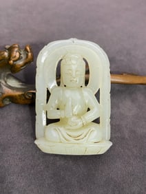 An Exquisite White Jade Statue of Avalokitesvara Pendant