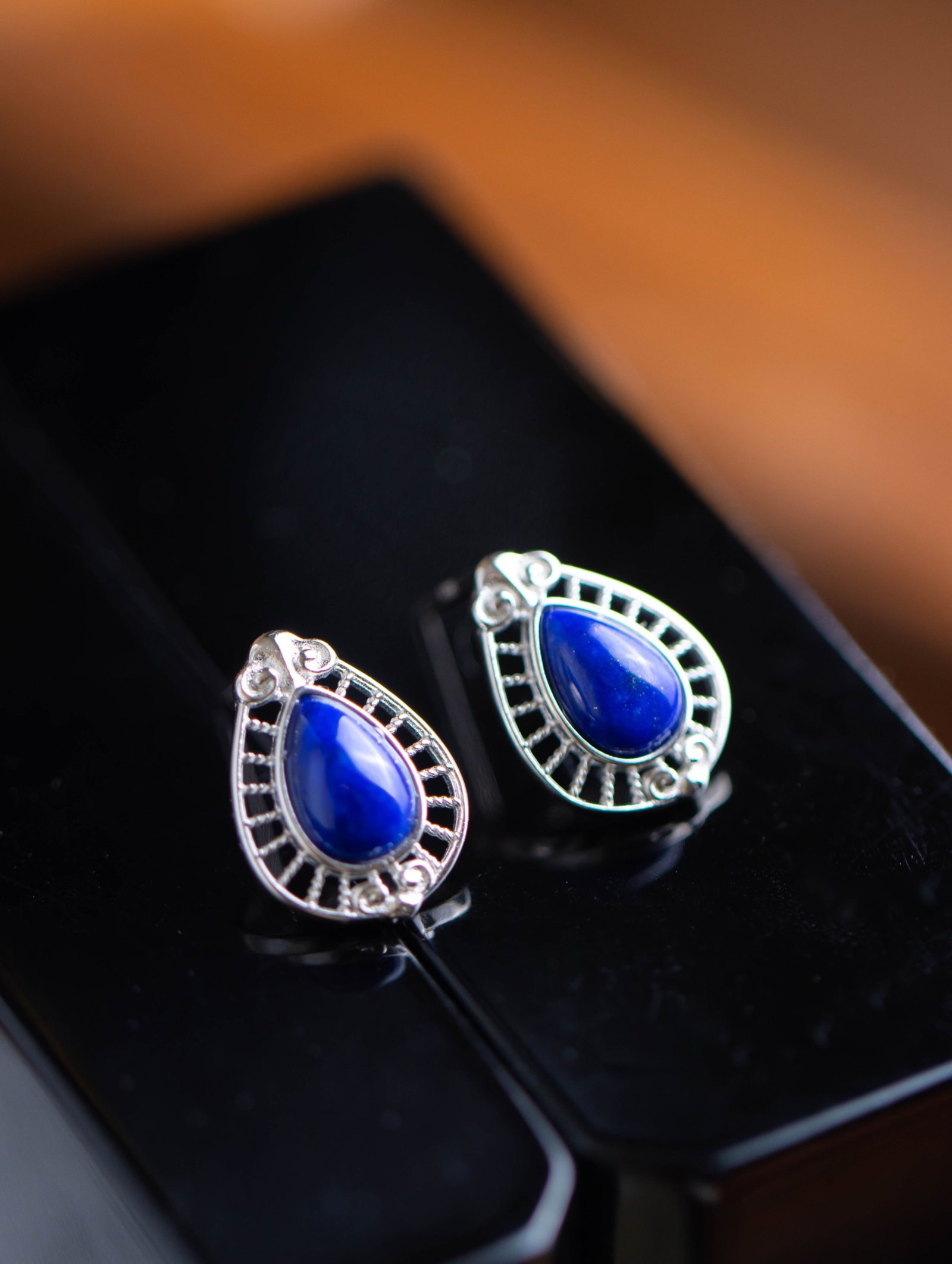 A Pair of Exquisite Sterling Silver Inlaid Lapis Lazuli Earrings (1 of 4)