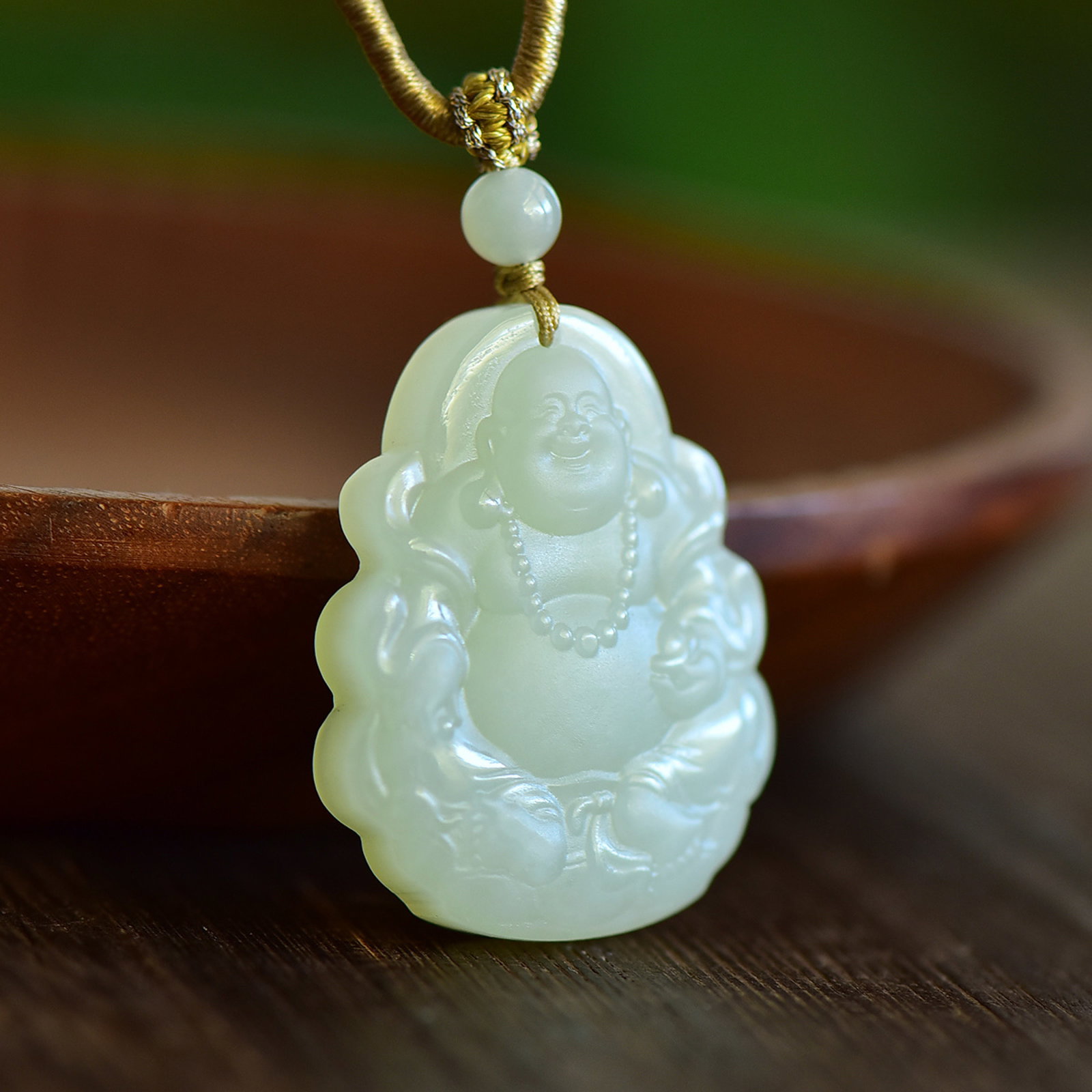 An Exquisite Greenish Jade Maitreya Buddha Pendant: An Exquisite Greenish Jade Maitreya Buddha Pendant,Size:44mmx30mmx8mm 寓意:吉祥 心怀天下 能容天下事 青白஍