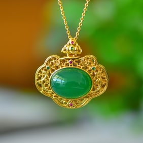 An Exquisite Pendant,Inlaid Diamond