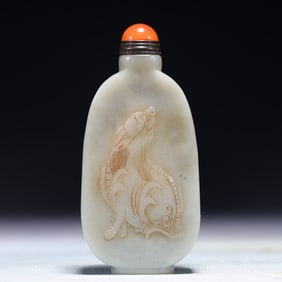 An Exquisite White Jade Beast Pattern Snuff Bottle