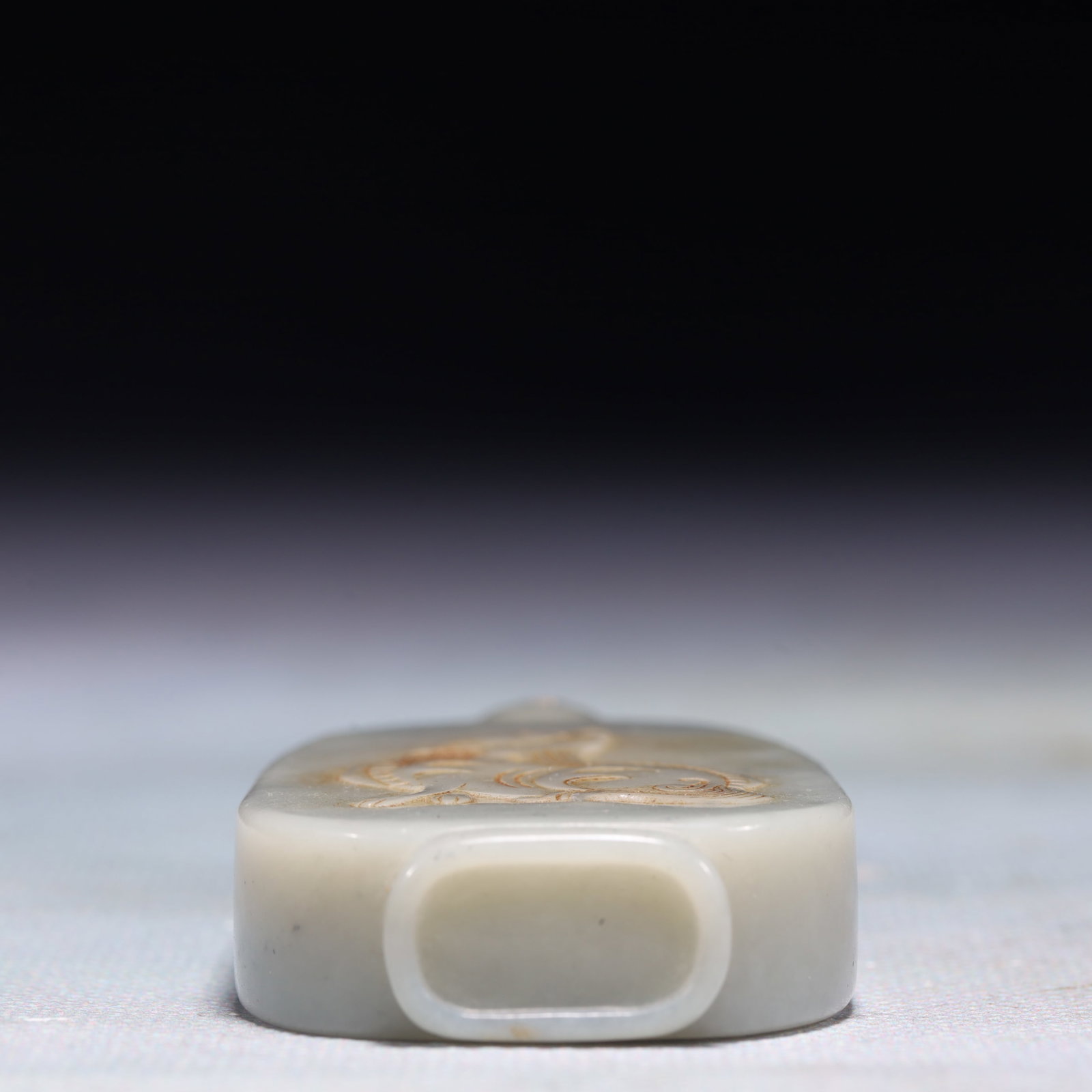 An Exquisite White Jade Beast Pattern Snuff Bottle - 6