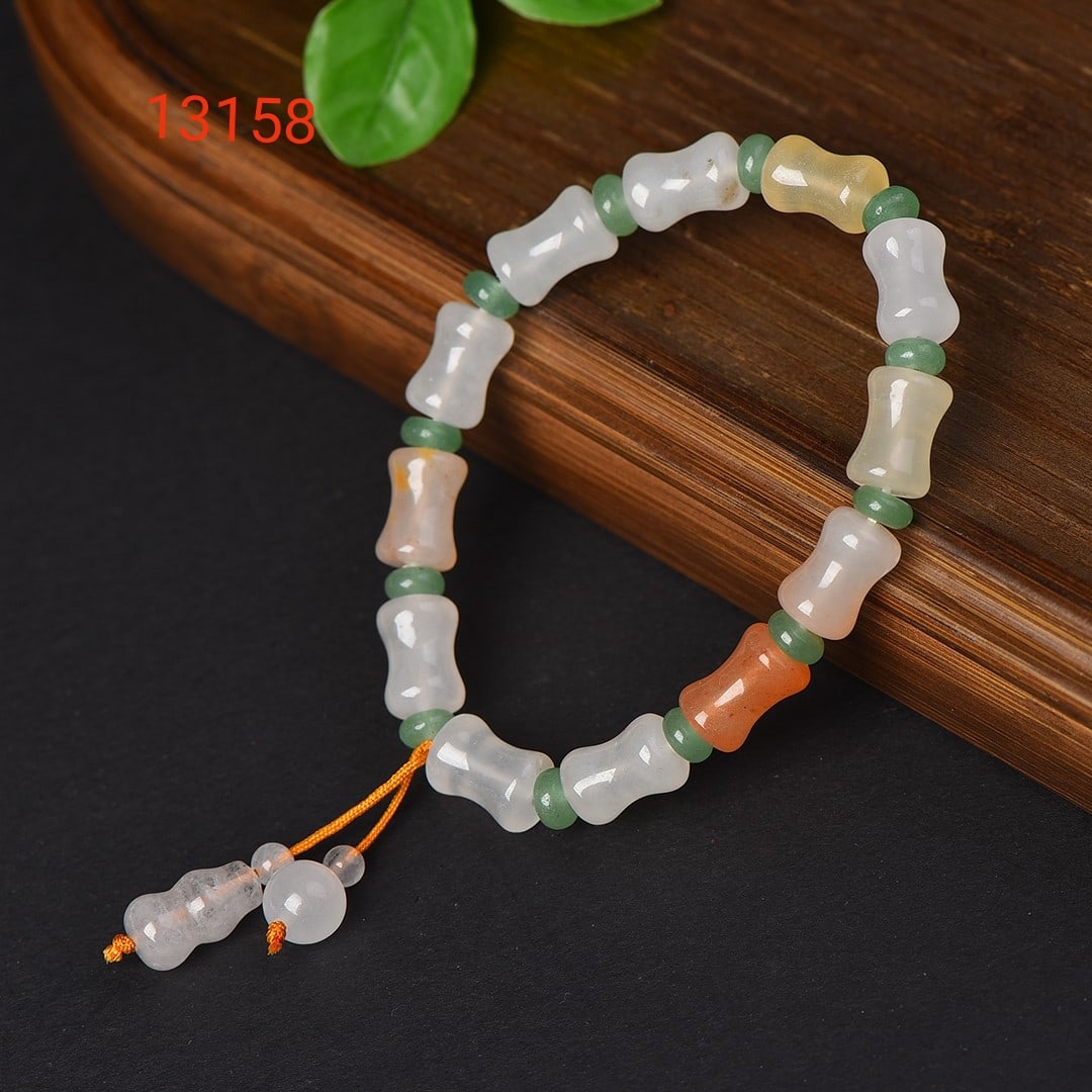 An Exquisite Jadeite Bracelets - 4