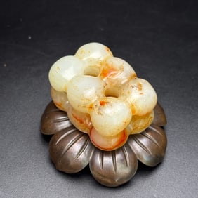 An Exquisite White Jade Hand Piece