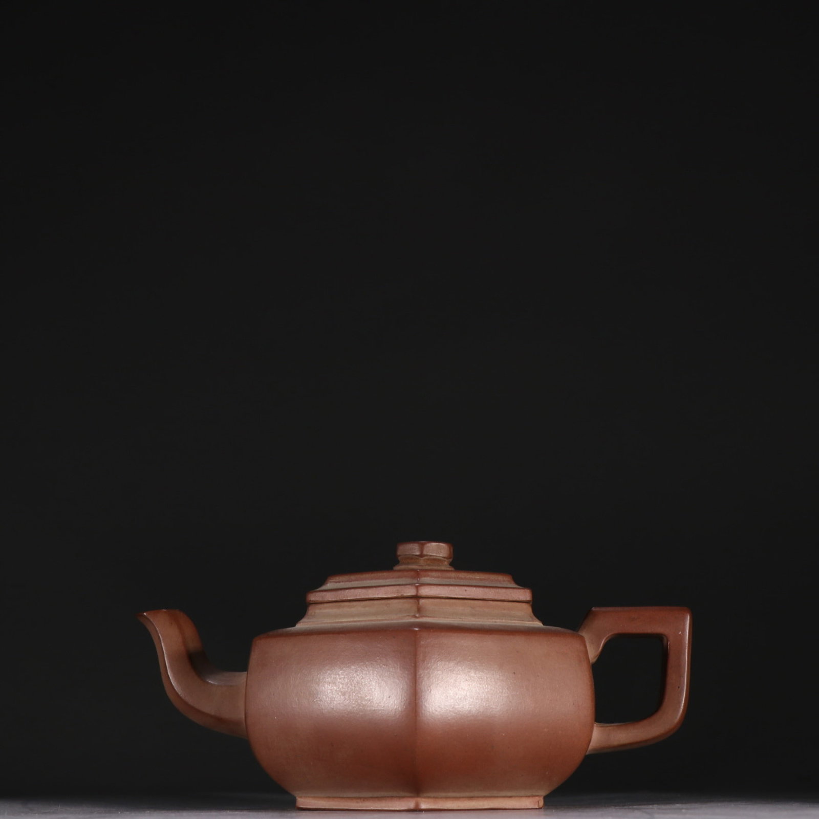 A Rare Purple Sands Loop-Handled Pot: A Rare Purple Sands Loop-Handled Pot,Qing Dynasty,China,Wu Yungen Mark,Size:7.1inx6.8in 紫砂提梁壶,中国清代,吴云根款
