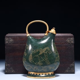 An Exquisite Jasper Cover with Gold Horse Pattern Pot