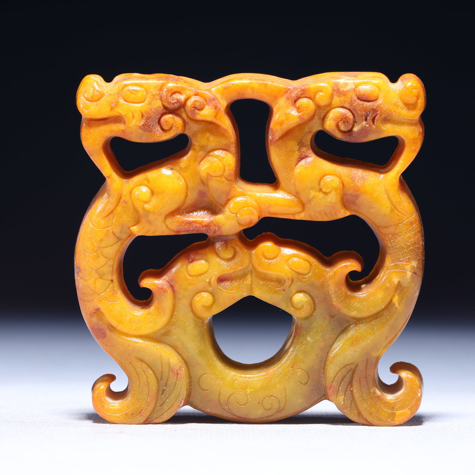 An Exquisite Archaic Jade Dragon Pattern Pendant: An Exquisite Archaic Jade Dragon Pattern Pendant,Ancient Time,China,Size:3.1inx0.4inx3in,Weight:127g 高古玉龙纹挂件,中国远古时&#
