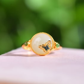 An Exquisite Sterling Silver-Gold Plated Inlaid White Jade Enamel Ring