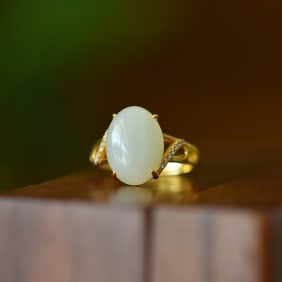 An Exquisite Sterling Silver-Gold Plated Inlaid White Jade Ring,Inlaid Diamond