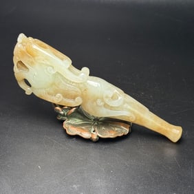 An Exquisite White Jade Dragon-head Pendant