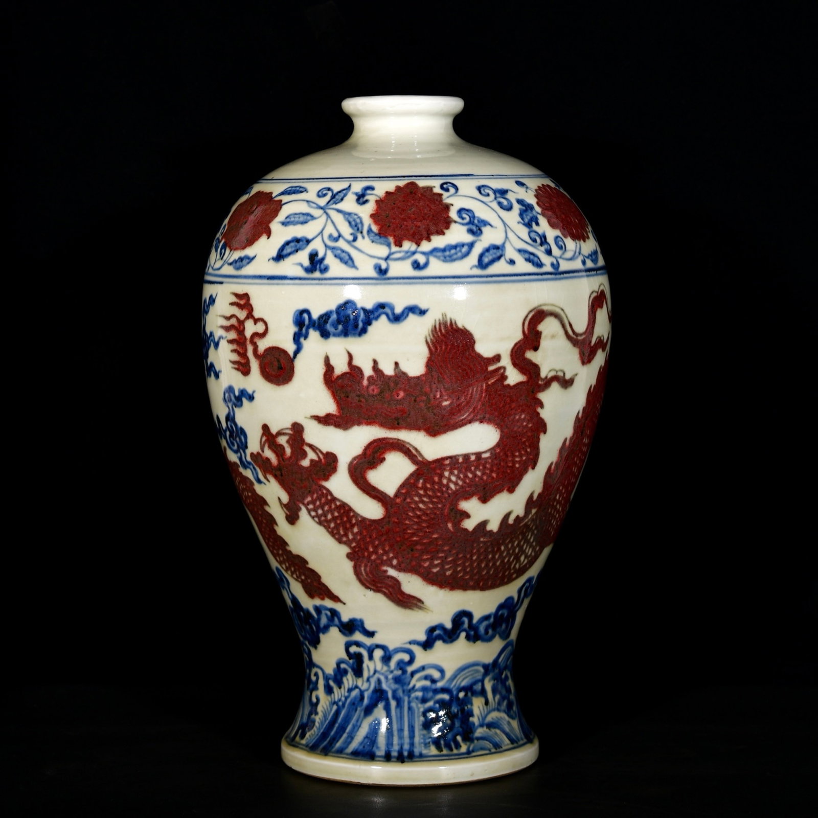A Huge Blue and White Underglaze-Red Auspicious Cloud and Dragon Pattern Vase: A Huge Blue and White Underglaze-Red Auspicious Cloud and Dragon Pattern Vase,Ming Dynasty,China,Size:17.3inx11in 青花釉里红祥云龙纹瓶,È