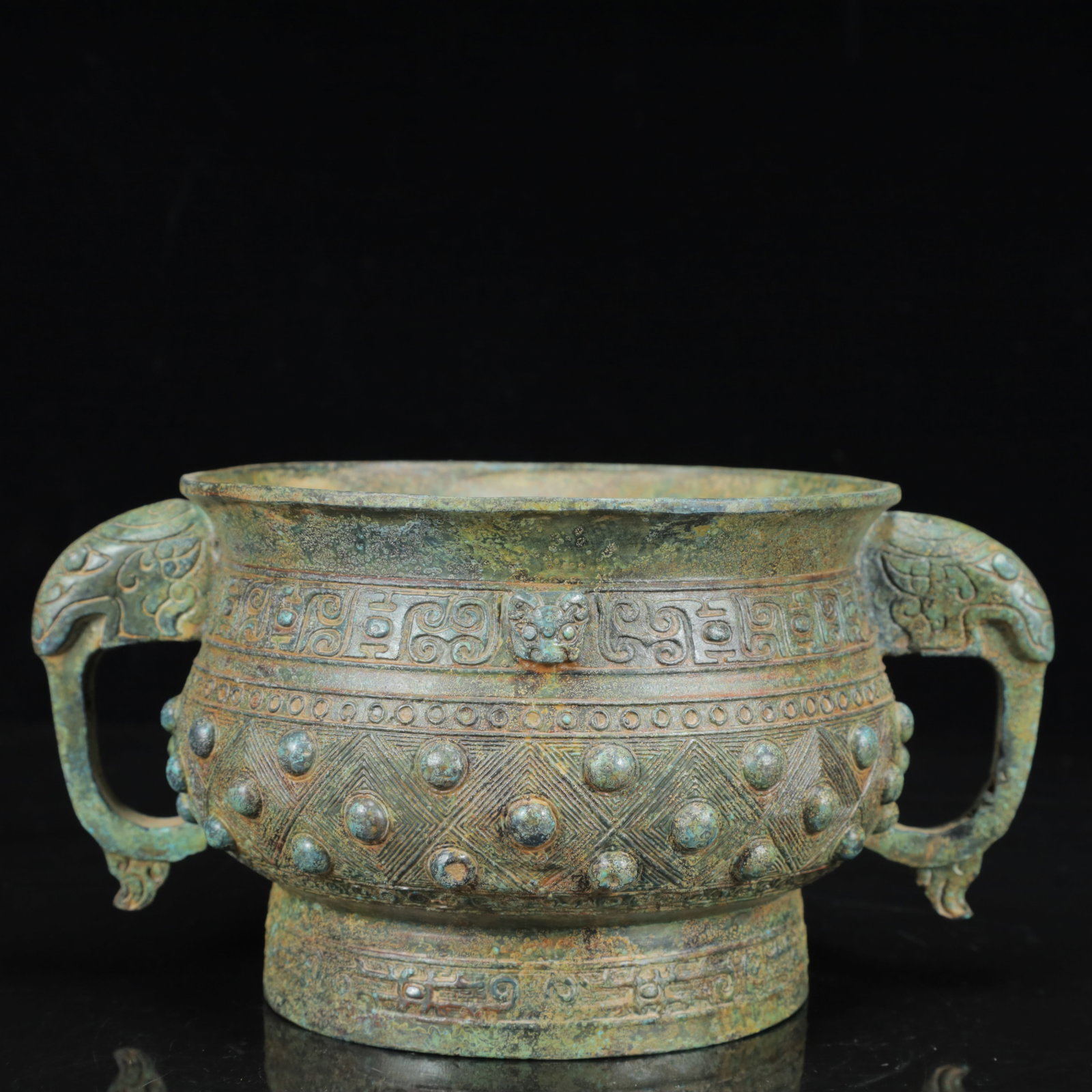 An Archaic Bronze Beast-Face Pattern Beast-Ears Jar,with Inscription: An Archaic Bronze Beast-Face Pattern Beast-Ears Jar,with Inscription,the Warring States Period in China,Size:9.1inx6.3inx4.7in,Weight:1550g 青铜兽面纹兽耳 