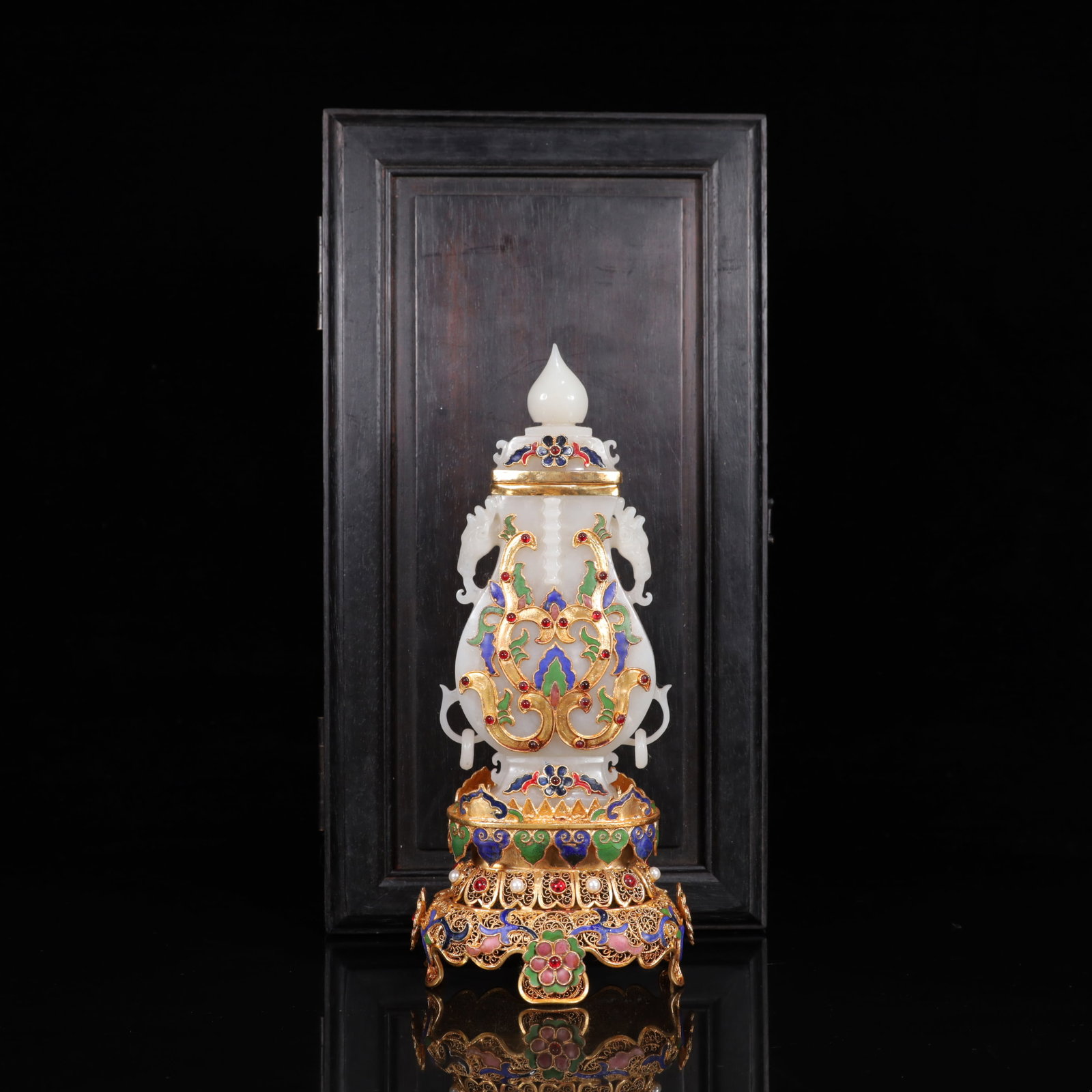 An Exquisite White Jade Inlaid Gems Flower Pattern Double-Ears Bottle: An Exquisite White Jade Inlaid Gems Flower Pattern Double-Ears Bottle,Qing Dynasty,China,Qianlong Four-character Mark,Size:(Vase)4.3inx3.1inx9.4in,(Box)13.8inx7.5inx5.1in,Weight:650g