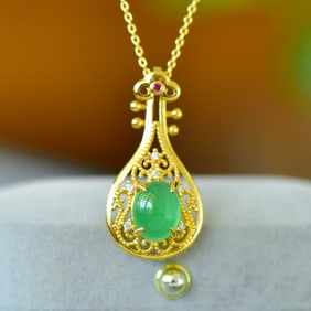 An Exquisite Pendant,Inlaid Diamond