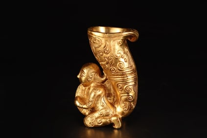 An Exquisite Gilt Bronze Figure-Shaped Cup