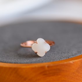 An Exquisite Sterling Silver-Gold Plated Inlaid White Jade Ring