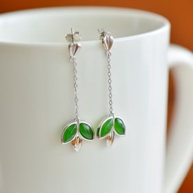 A Pair of Exquisite Sterling Silver Inlaid Jasper Earrings