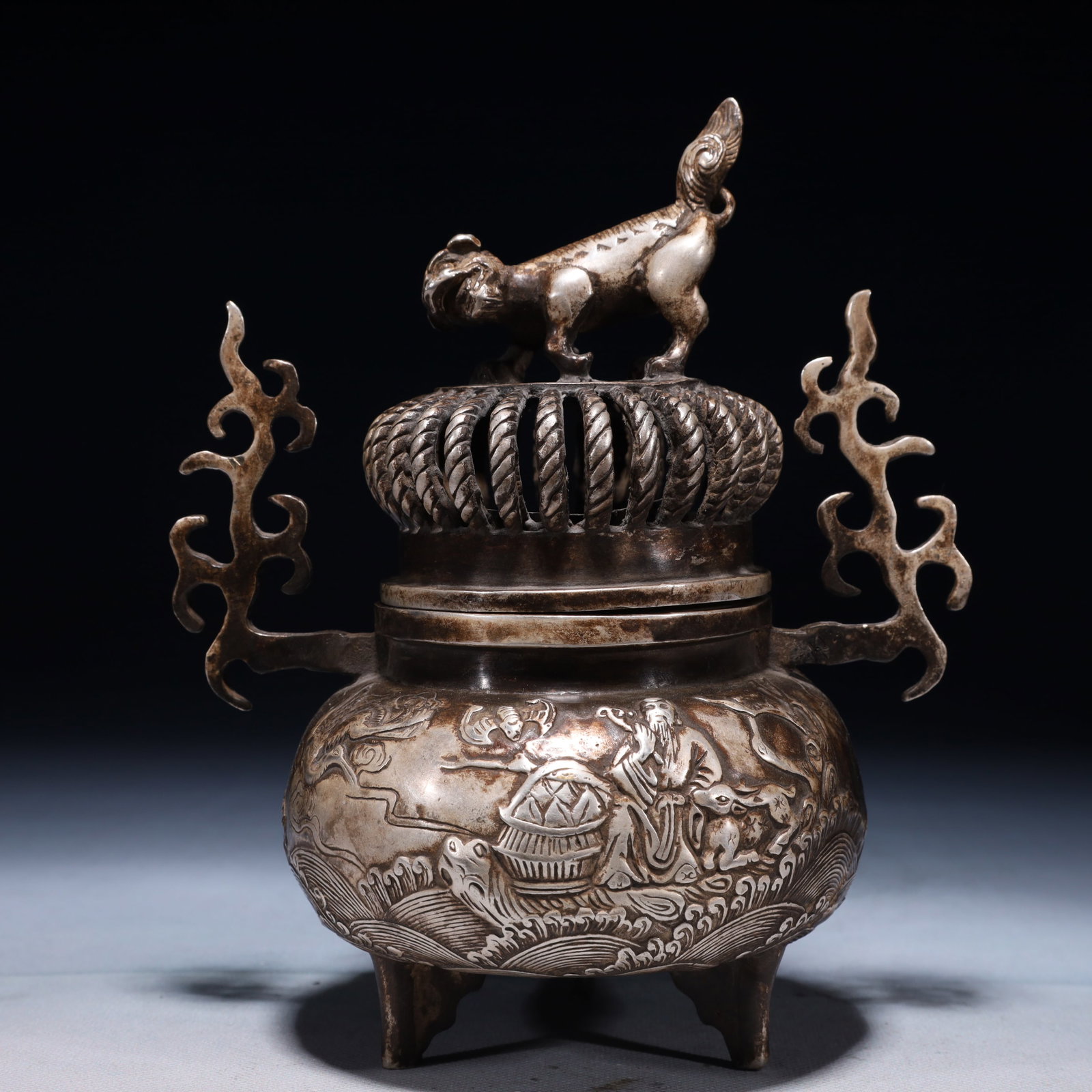 An Exquisite Silver-plated Bronze Character and Story Pattern Double-Ears and Tripod Censer: An Exquisite Silver-plated Bronze Character and Story Pattern Double-Ears and Tripod Censer,Ming Dynasty,China,Xuande Six-character Mark,Size:6.9inx4.7inx7.9in,Weight:1100g 铜镀银
