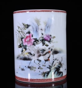 An Exquisite Famille-Rose Flower and Crane Pattern Brush Pot