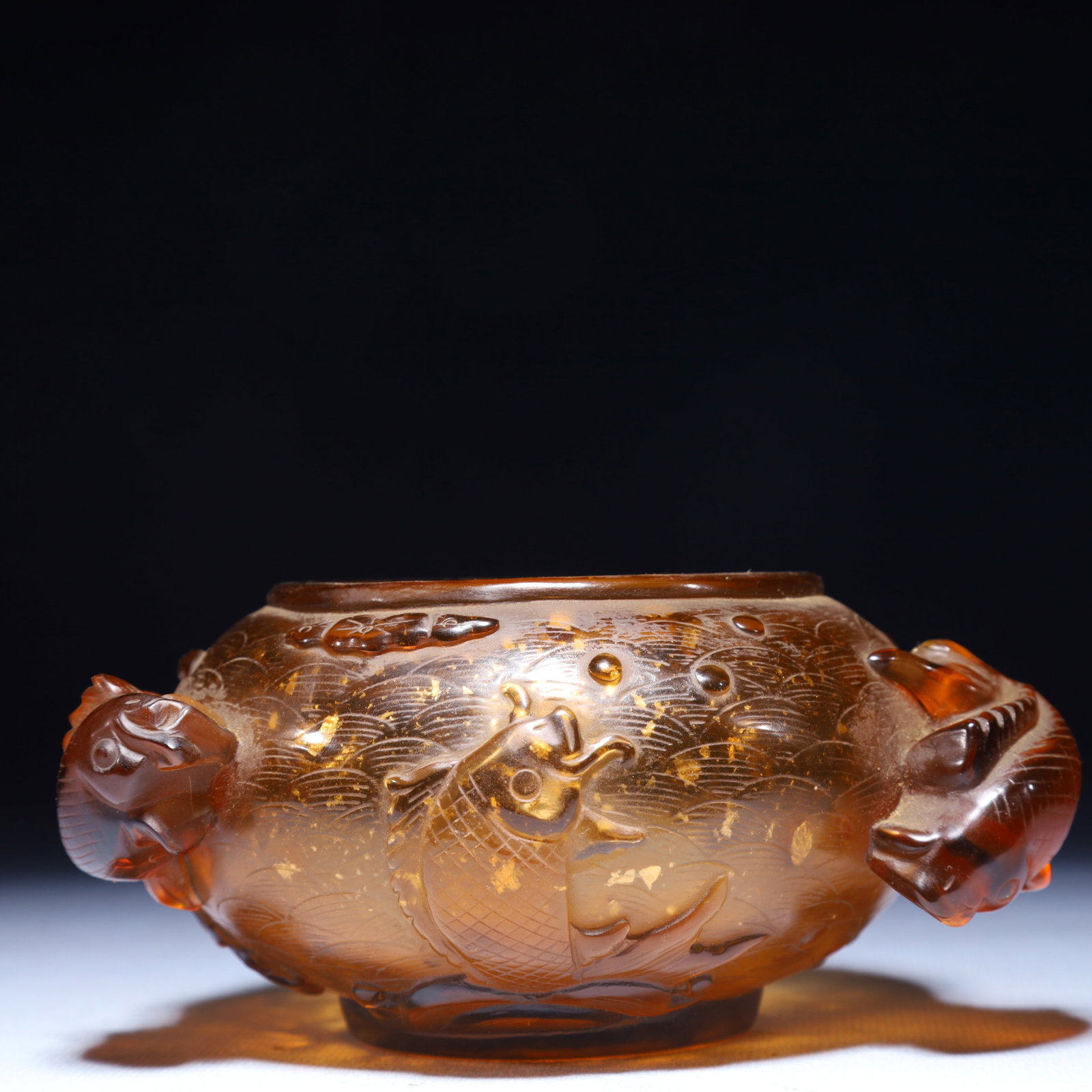An Exquisite Glass Fish Pattern Jar - 3