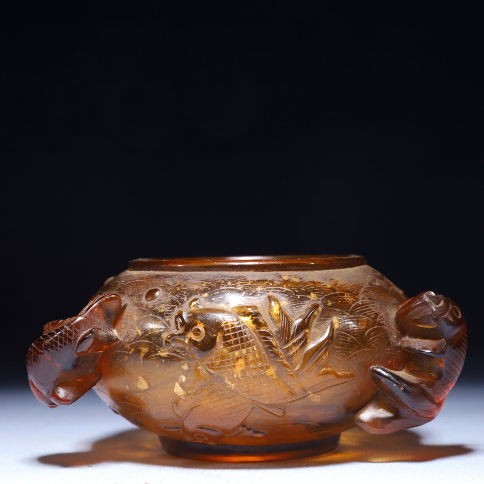 An Exquisite Glass Fish Pattern Jar - 5