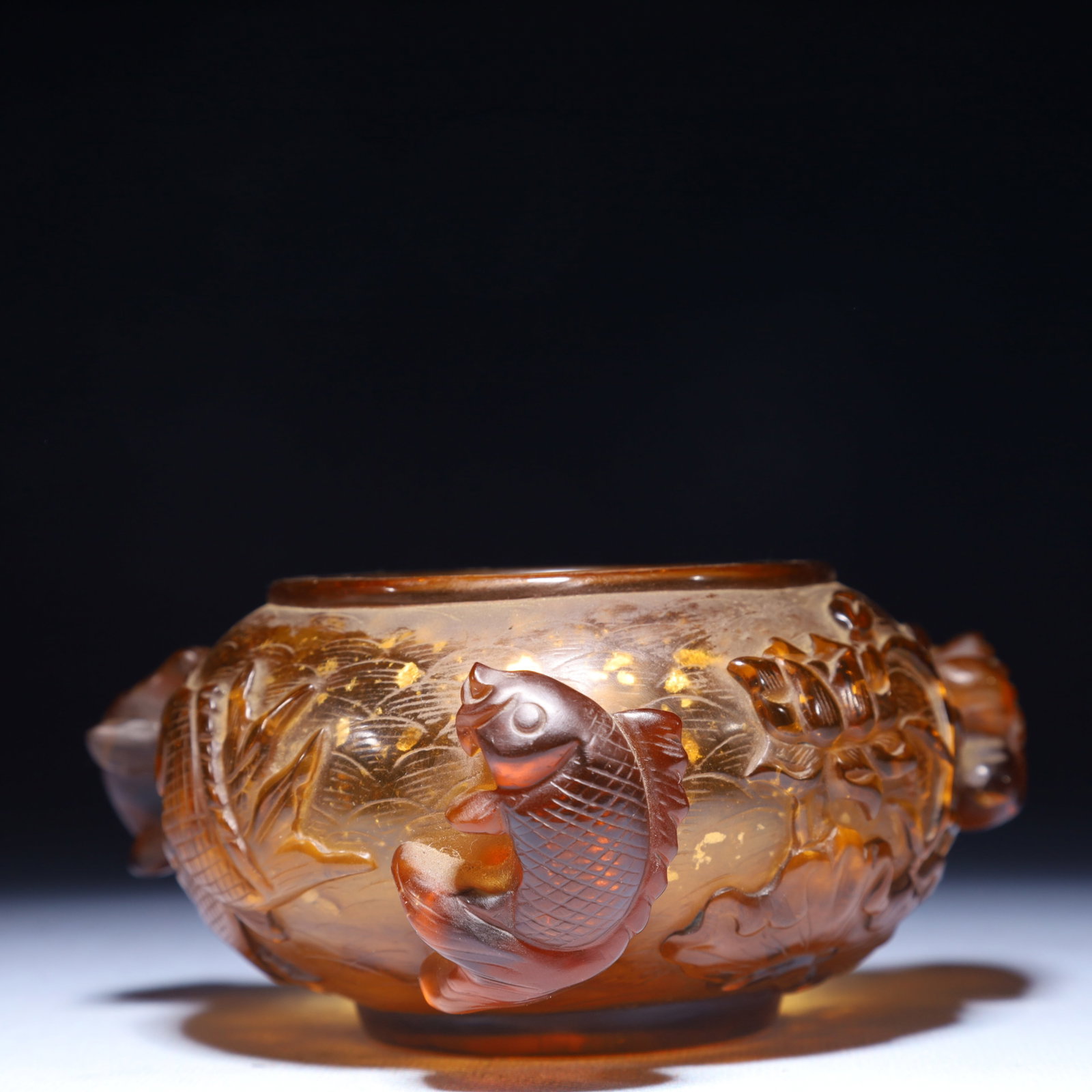 An Exquisite Glass Fish Pattern Jar - 6