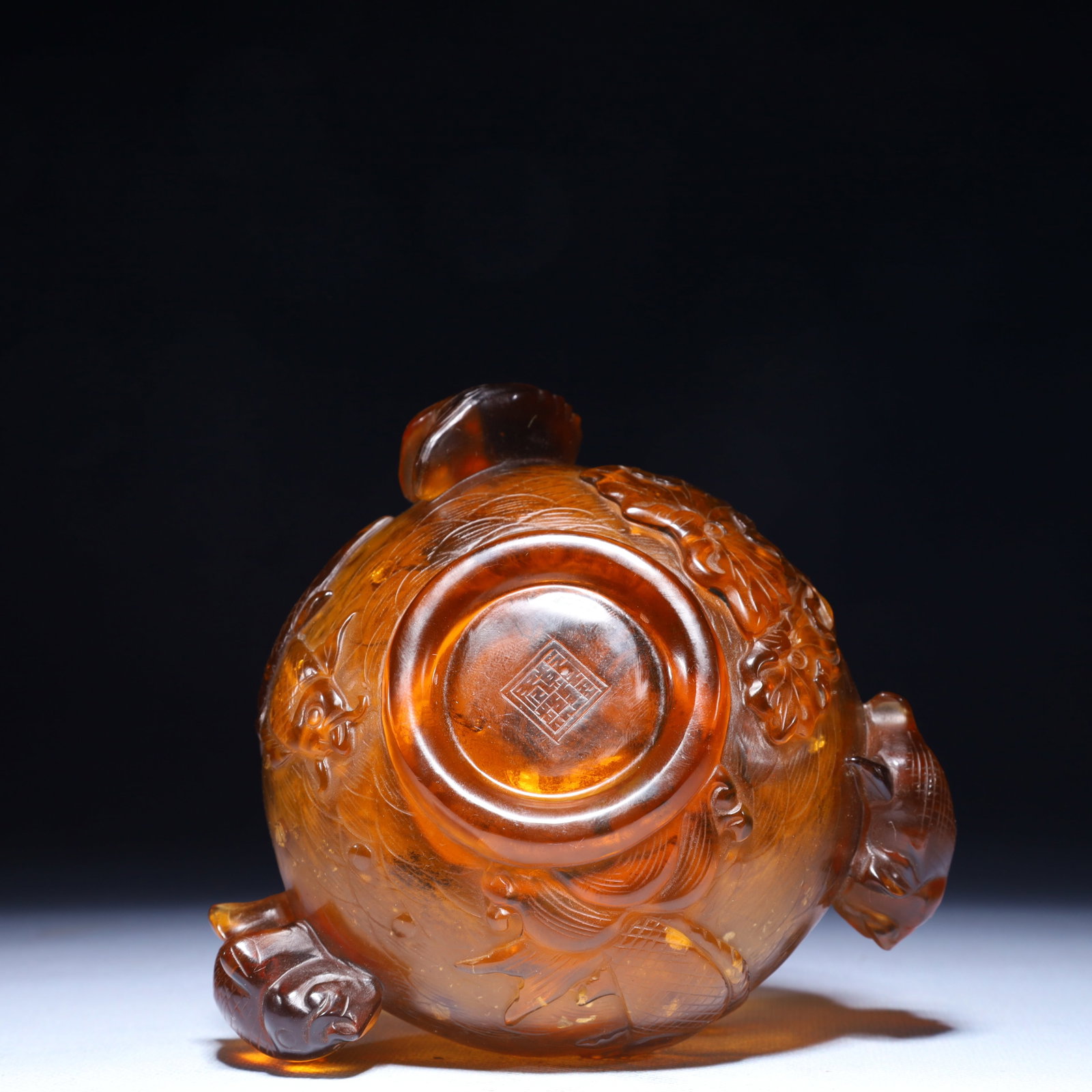 An Exquisite Glass Fish Pattern Jar - 8