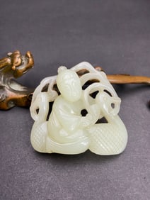 An Exquisite White Jade Figure Goose Pendant