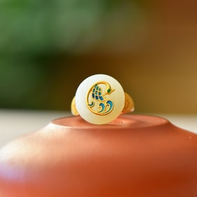 An Exquisite Sterling Silver-Gold Plated Inlaid White Jade Enamel Ring