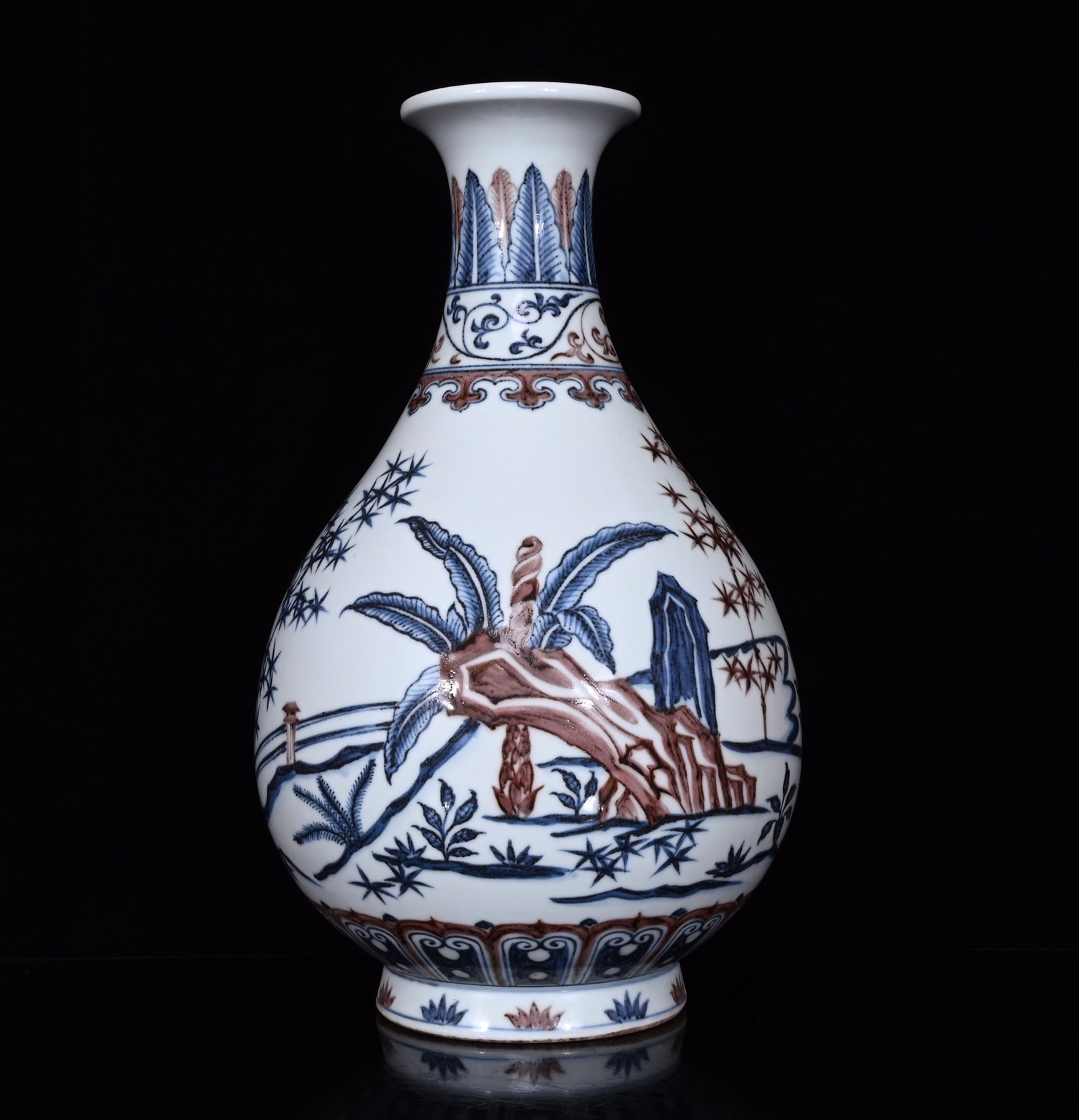 A Rare Blue and White Underglaze-Red Flower Pattern Vase: A Rare Blue and White Underglaze-Red Flower Pattern Vase,Ming Dynasty,China,Xuande Six-character Mark,Size:13inx7.5in 青花釉里红花卉纹瓶,中&