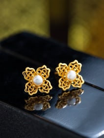 A Pair of Exquisite Sterling Silver-Gold Plated Inlaid Pearls Earrings