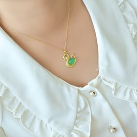 An Exquisite Goose Pendant