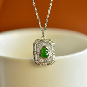 An Exquisite Sterling Silver Inlaid Jasper Gourd Pendant,Inlaid Diamond