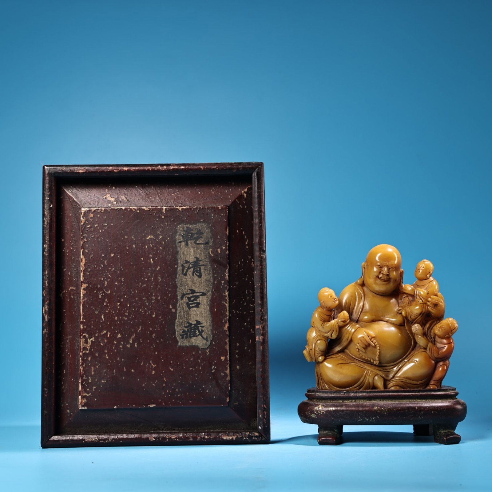 An Exquisite Shoushan Stone Statue of Maitreya Buddha: An Exquisite Shoushan Stone Statue of Maitreya Buddha,Qing Dynasty,China,Size:4.3inx3.9in,Weight:500g 寿山石弥勒佛像,中国清代