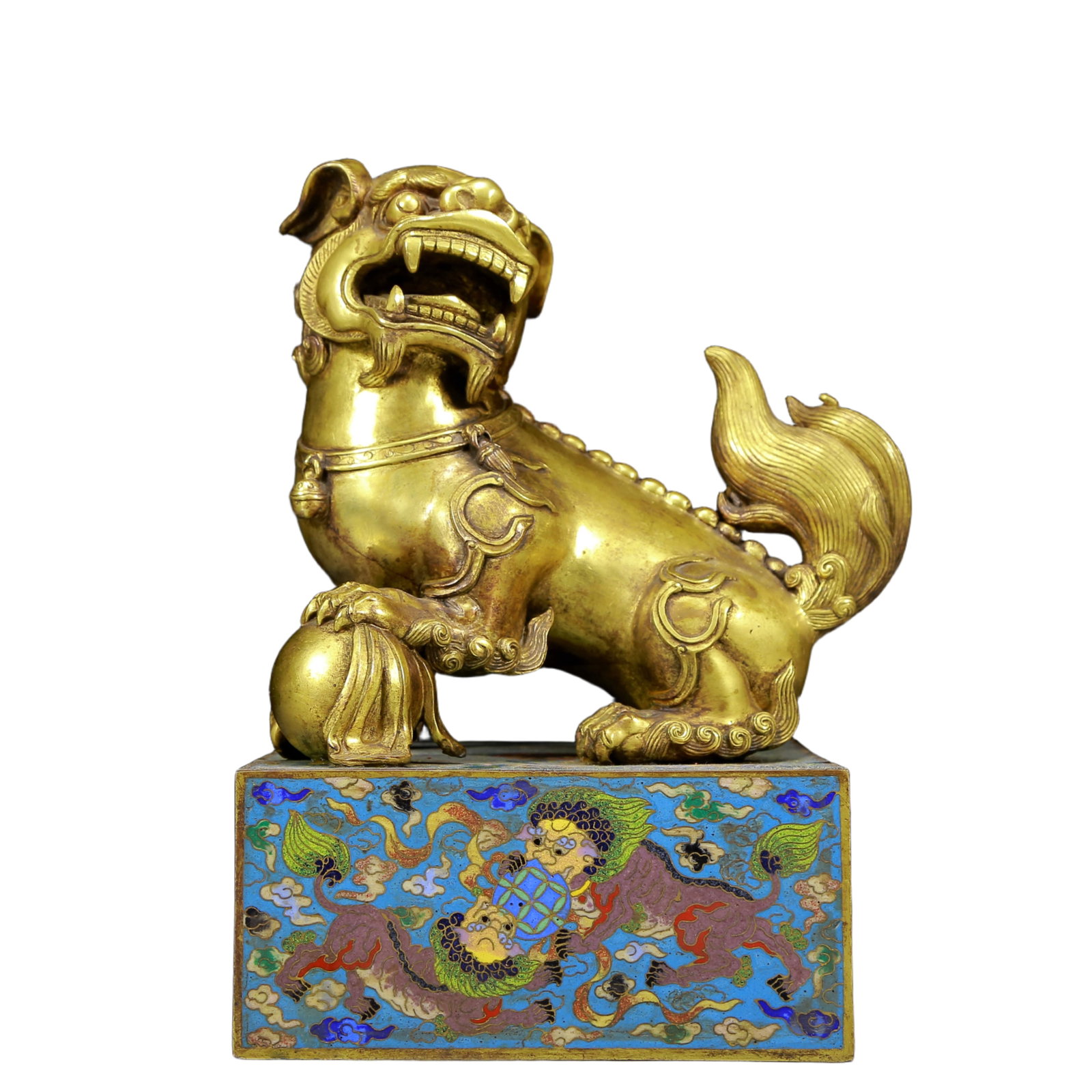 An Exquisite Cloisonne Lion Pattern Seal: An Exquisite Cloisonne Lion Pattern Seal,Qing Dynasty, China,Size:6.3inx9.8in,Weight:5210g 景泰蓝狮纹印章，清代
