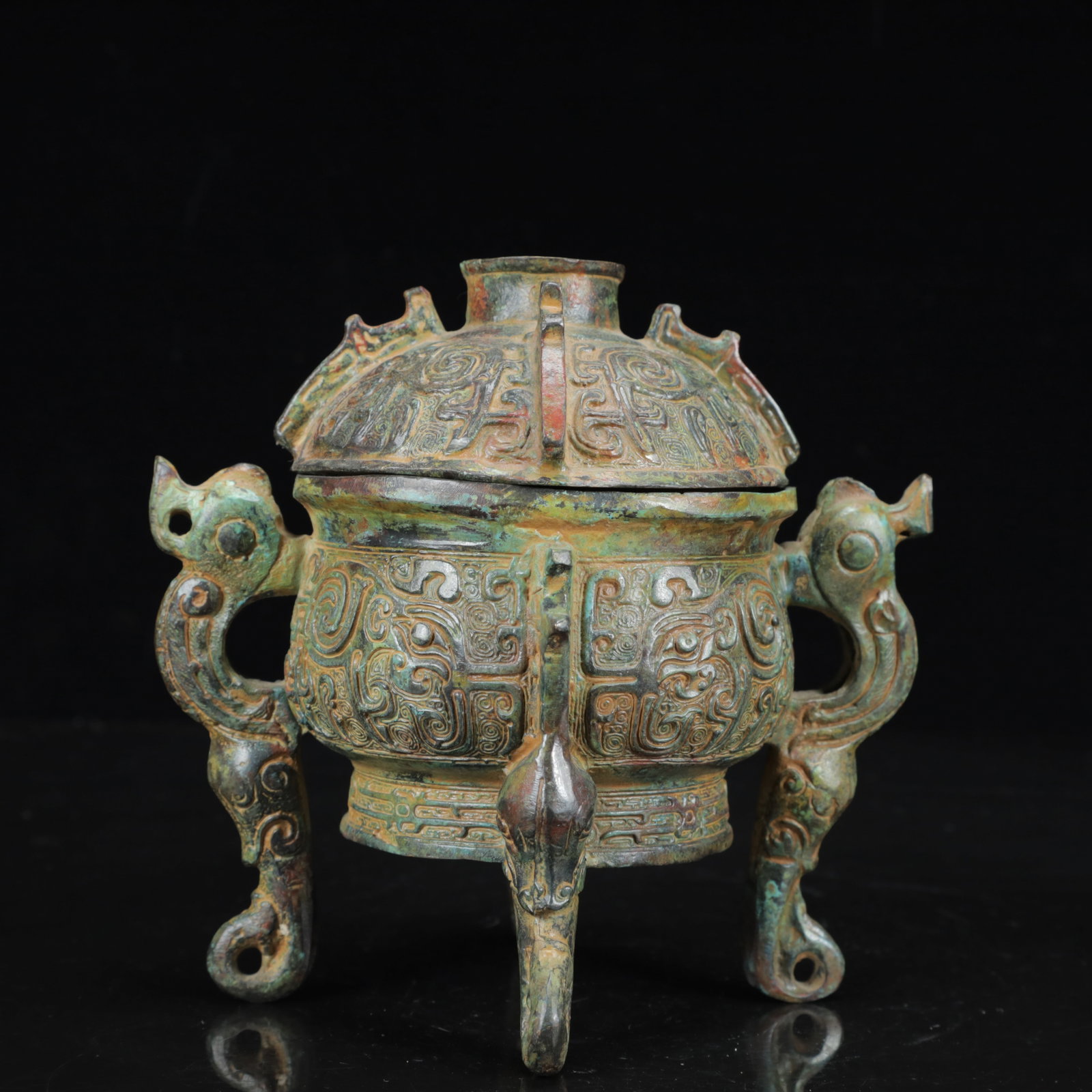 An Archaic Bronze Auspicious Beast Pattern Beast Legs Censer: An Archaic Bronze Auspicious Beast Pattern Beast Legs Censer,the Warring States Period in China,Size:6.7inx4.7inx3.5in,Weight:1400g 青铜瑞兽纹兽足香