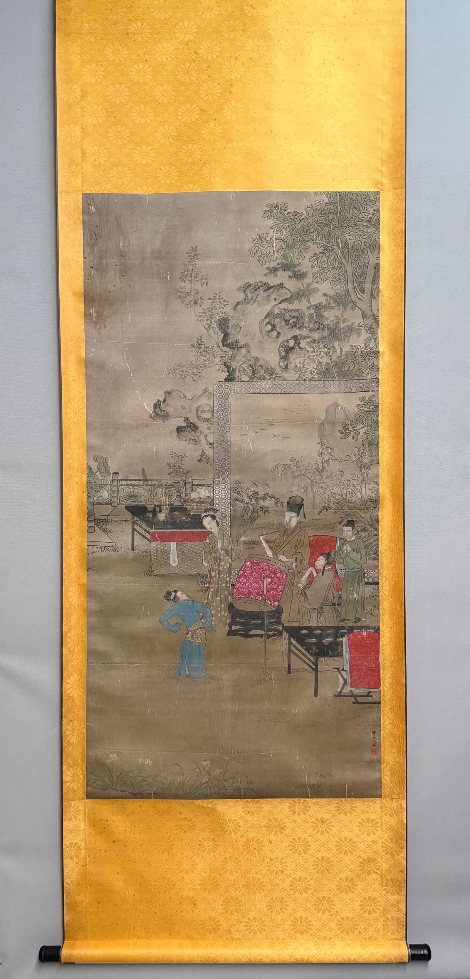 A Chinese Vertical Scroll Ink Painting of Character and Story on Silk,Chou Ying: A Chinese Vertical Scroll Ink Painting of Character and Story on Silk,Chou Ying,Size:53.5inx26.4in 一幅中国水墨绢本人物故事Ĭ
