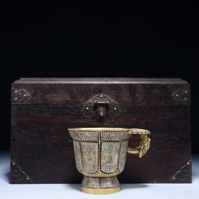 An Exquisite White Jade Cover with Gold Figure Pattern Cup
