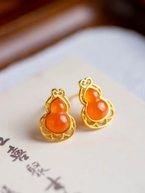 A Pair of Exquisite Sterling Silver-Gold Plated Inlaid Agate Gourd Earrings