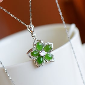 An Exquisite Sterling Silver Inlaid Jasper Necklace,Inlaid Diamond