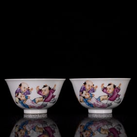 A Pair of Exquisite Famille-Rose Character and Story Pattern Cups,with poem