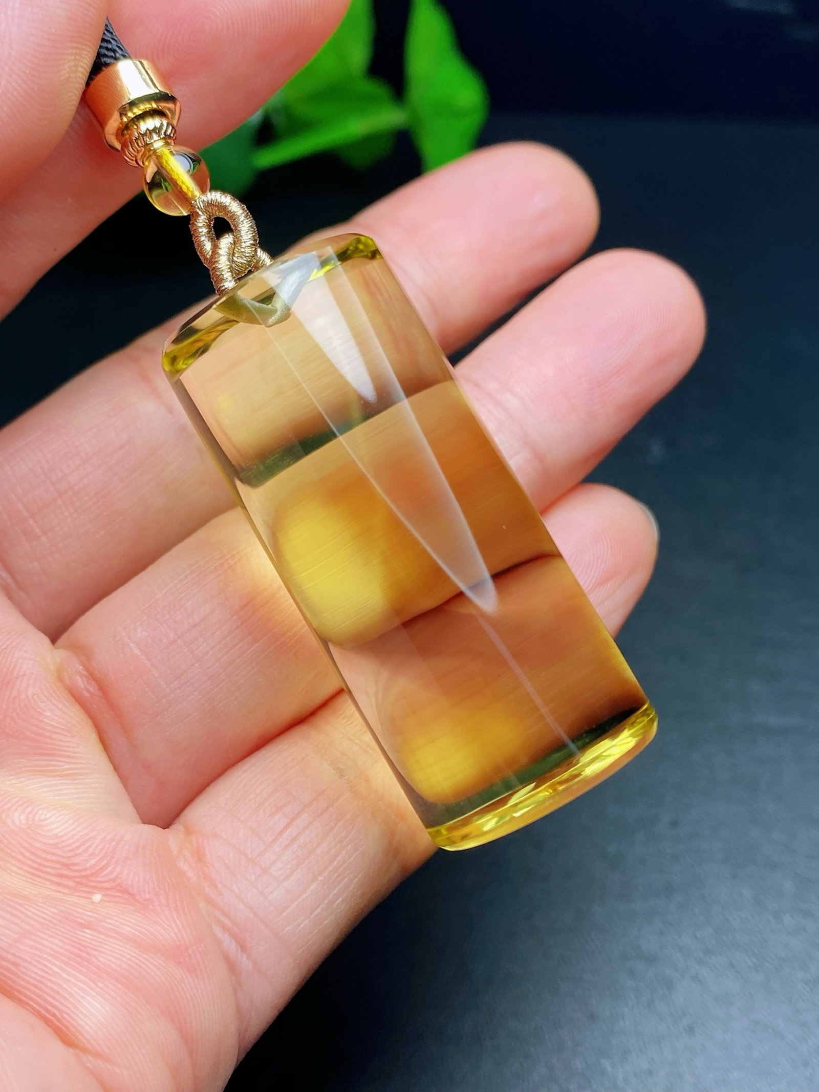An Exquisite Crystal Pendant - 3