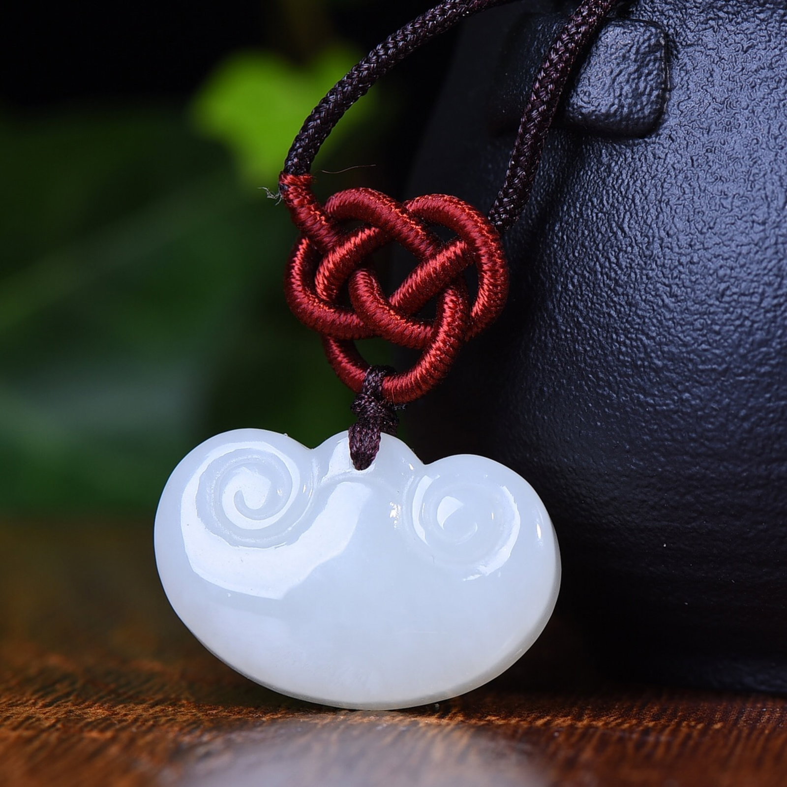 An Exquisite White Jade Pendant - 2