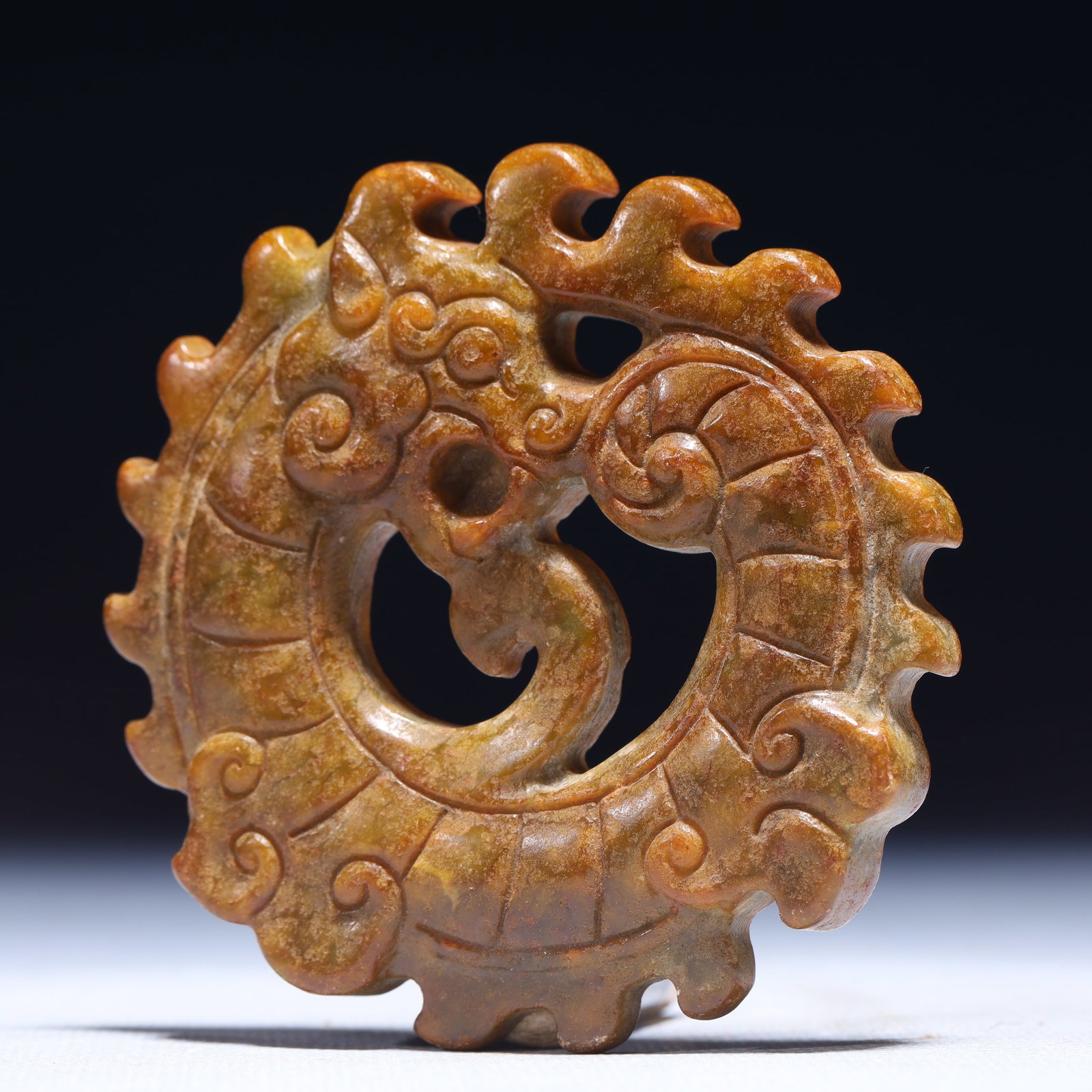An Exquisite Archaic Jade Dragon Pattern Pendant - 2