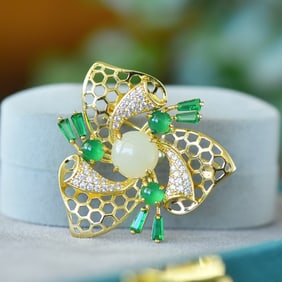 An Exquisite Bronze-Gold Plated Inlaid White Jade Flower Brooch,Inlaid Diamond